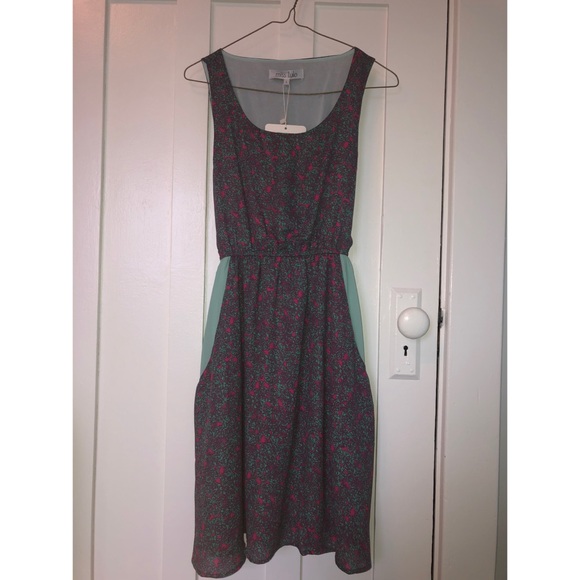 Flowered short-sleeve dress - Picture 1 of 5